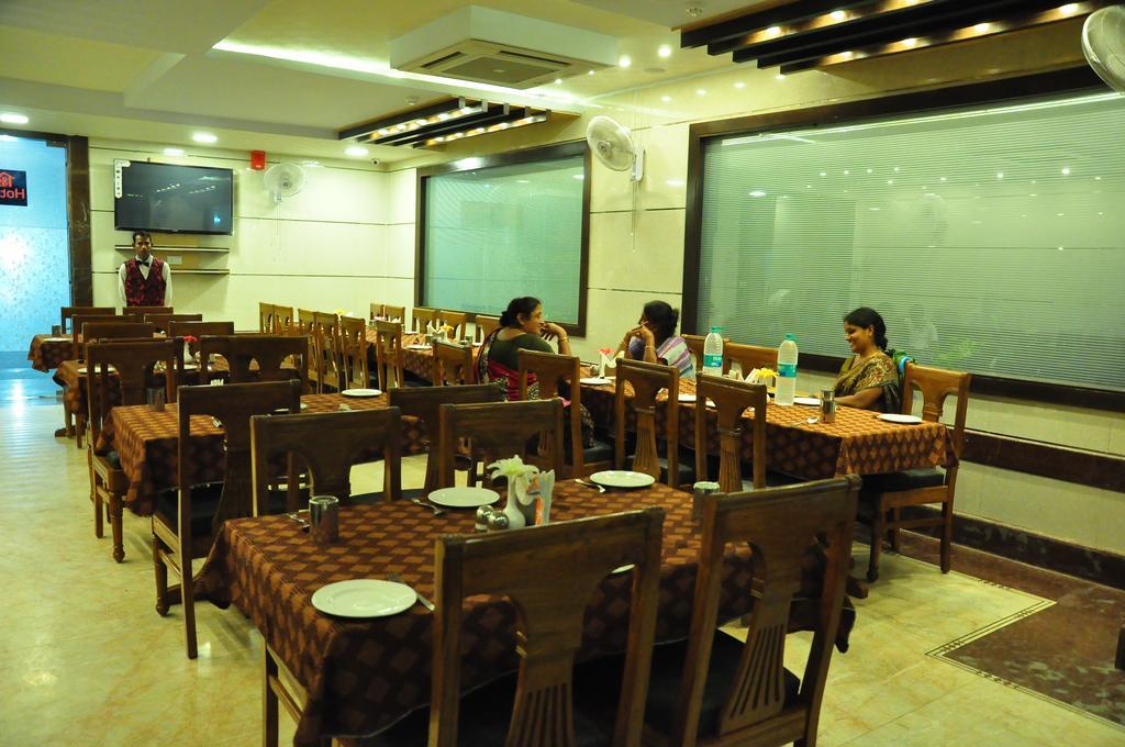 Hotel Basera Brij Bhoomi Vrindāvan Exterior foto